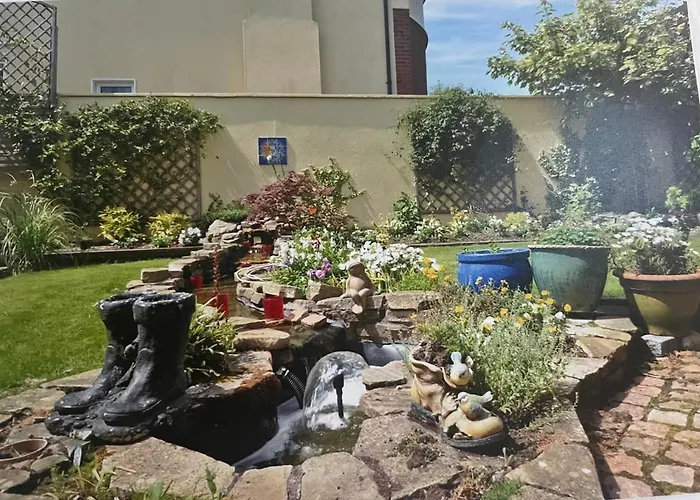 Quiet Luxury Walk To The Sea Bed & Breakfast Galway